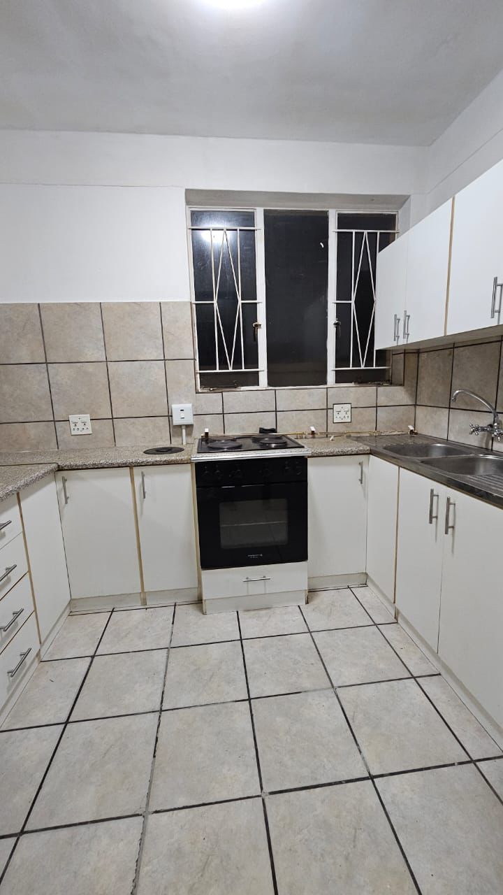 To Let 1 Bedroom Property for Rent in Rouxpark Western Cape